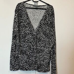 🎉 Josephine Chaus Women’s Black & White Animal Print Top